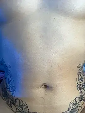 sharlot24 Live Webcam on Stripchat