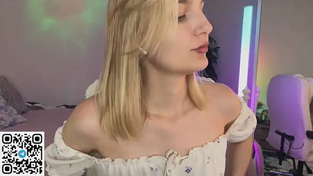 _Vikky_Moon_ webcam