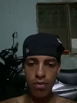 Aleexxx_2005 webcam