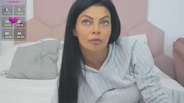 LadyLiia webcam