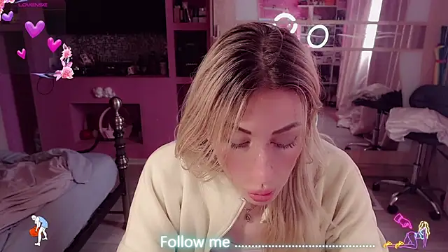 AnnieGOld_ webcam