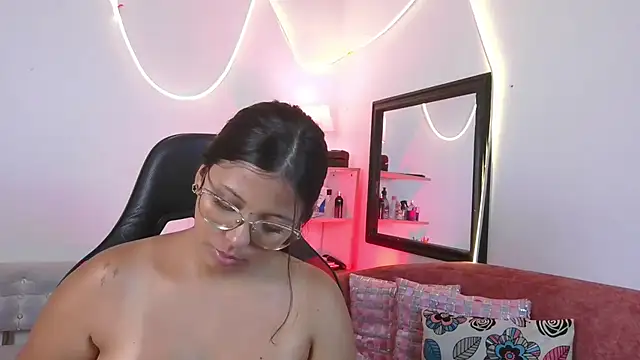 Megaan_Greey webcam