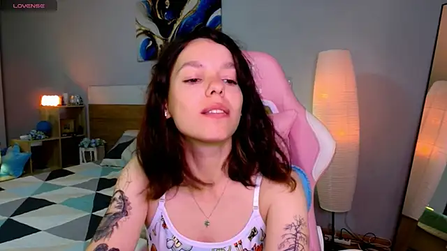 Maya_Campbell webcam