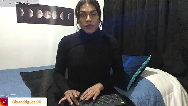 模特: Ariana_Rodriguez_