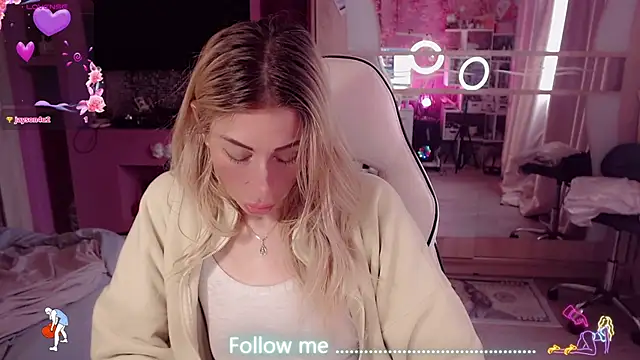 AnnieGOld_ webcam