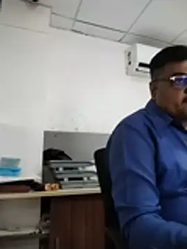 Desi_Lodo_Gujju_Boy webcam