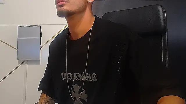 BrandonTate webcam