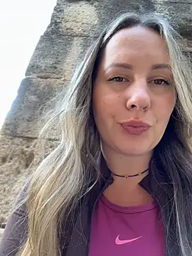 Mona_Plus webcam