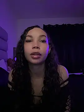 nikkiloveee webcam
