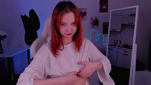 LittlePeach007 webcam