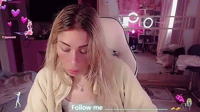 AnnieGOld_ webcam