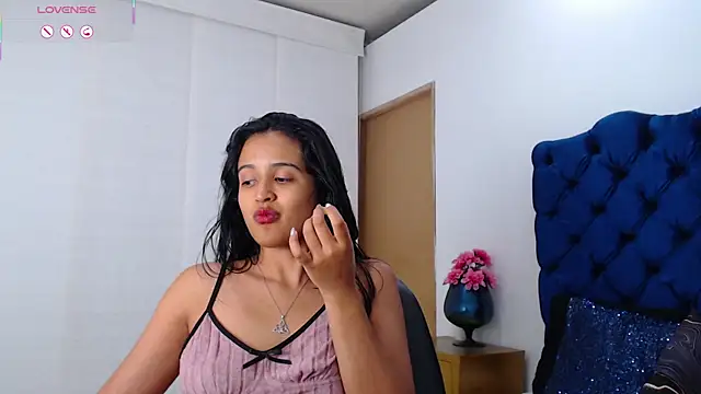 Lili666_ webcam