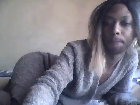 Blackhornybitc webcam