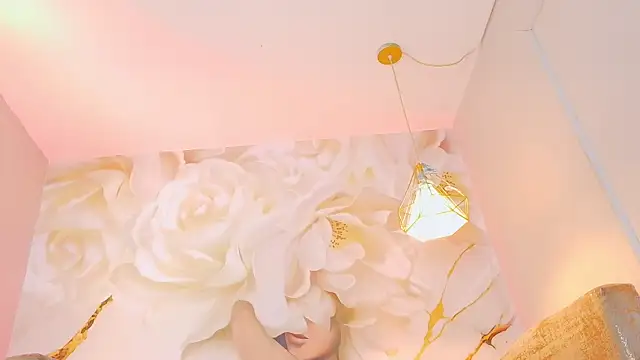 bella_moonlight_cr webcam