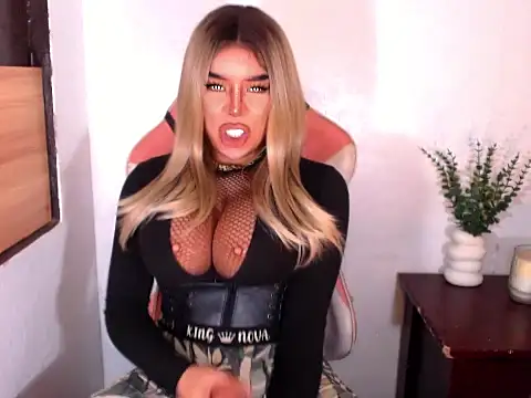 Zandralopez webcam
