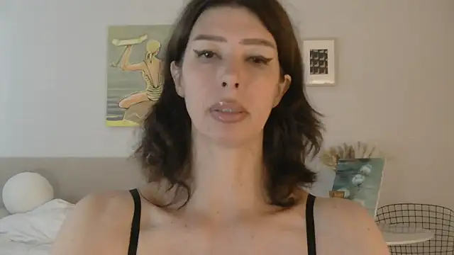 WhiteQueen888 webcam