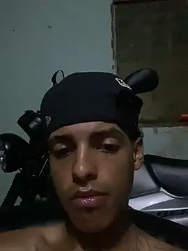 Aleexxx_2005 webcam