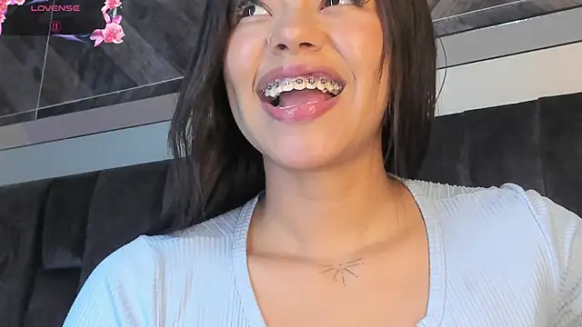 NaylaGrey webcam