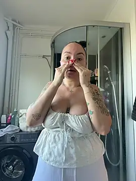 Les12coupsdeminuit live cam on StripChat