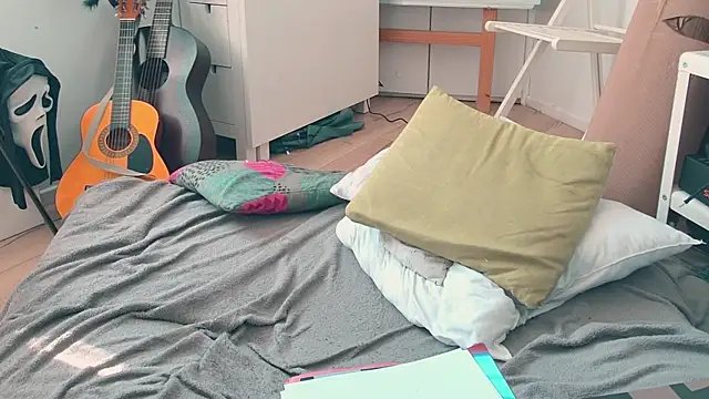 CeriseLapine webcam