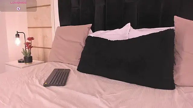 Crystal_Rose__ webcam