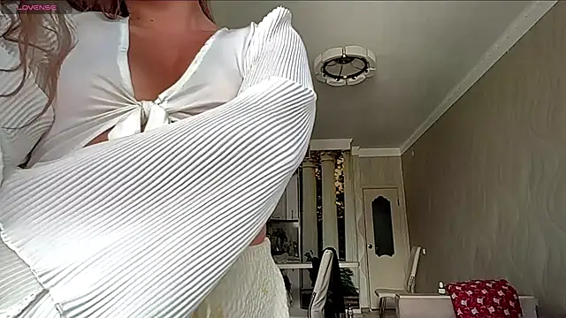 kamila_18_french webcam
