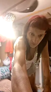 whitetrashdirtyslut live cam on StripChat