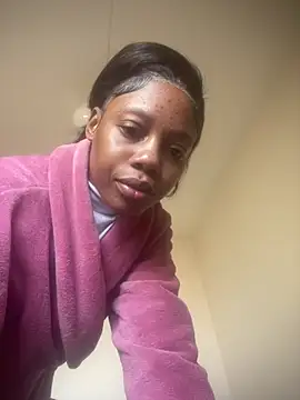 NAUGHTYSHALOTXX webcam