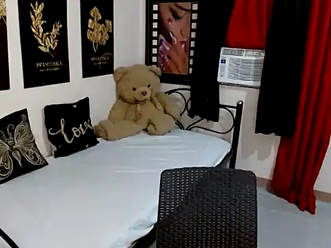 UrhotGoddess webcam