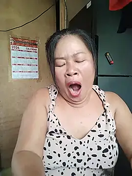 Lovelywoman43 webcam