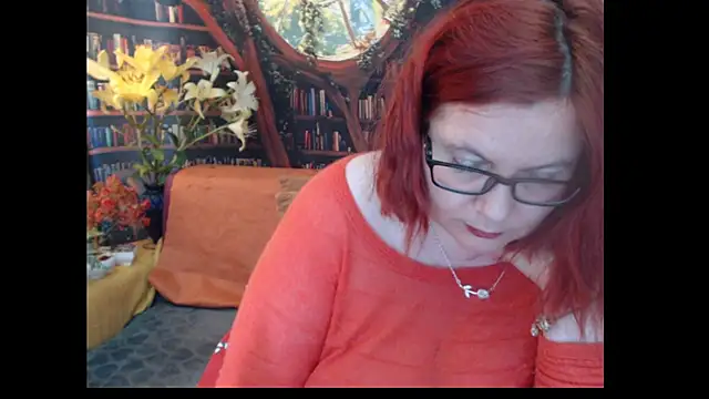 PlayfullMature webcam