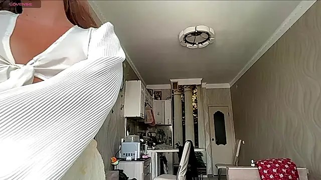 kamila_18_french webcam
