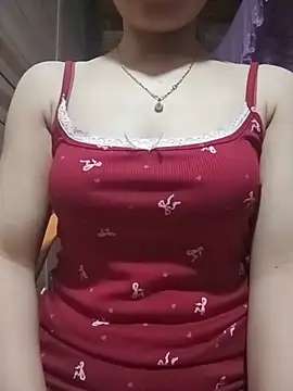 LucyyLy webcam