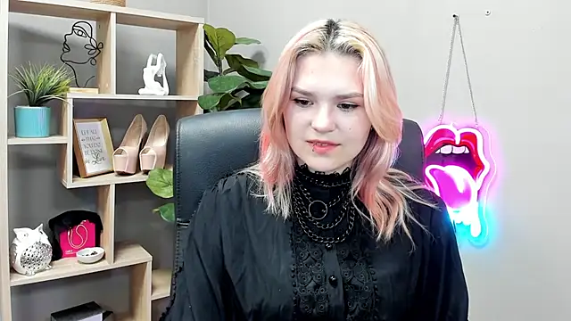 SweetLilyxo live cam on StripChat