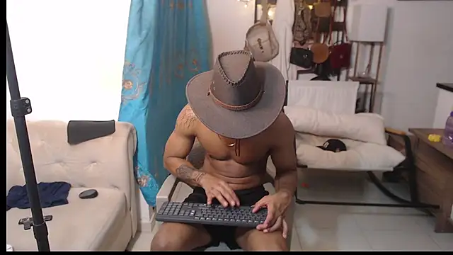 Dani-brown webcam