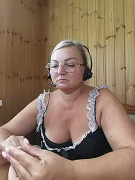 White-Chocolatte live cam on StripChat