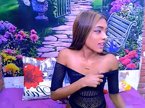 IndianPretty14u2Luv webcam
