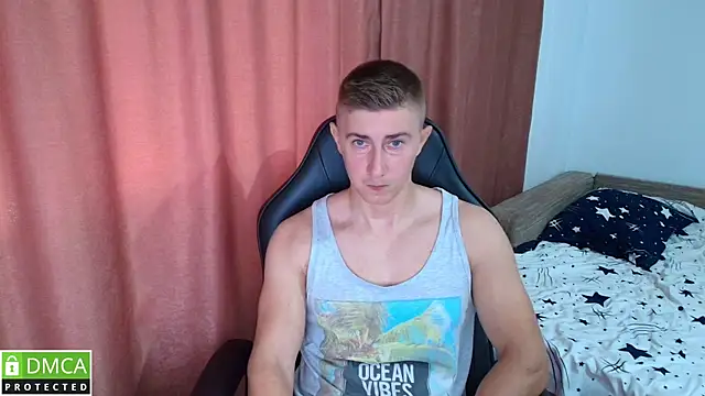 PowerBoy07 live cam on StripChat