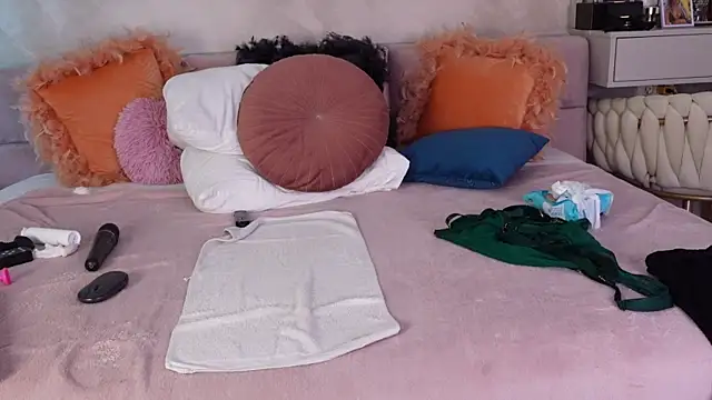 JullyBlair webcam