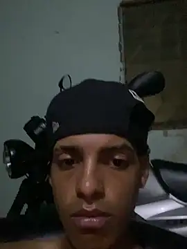 Aleexxx_2005 webcam