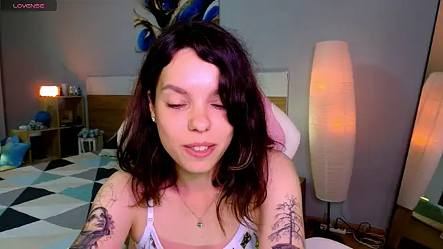 Maya_Campbell live cam room