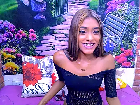 IndianPretty14u2Luv webcam