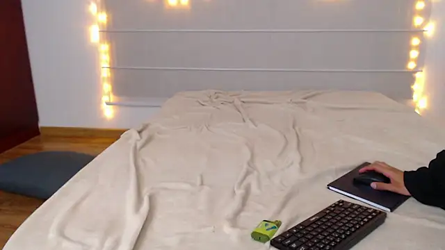 Sarabubbie webcam