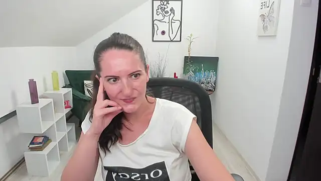 ChloeHottyX webcam