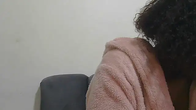 sluttylaura21 webcam