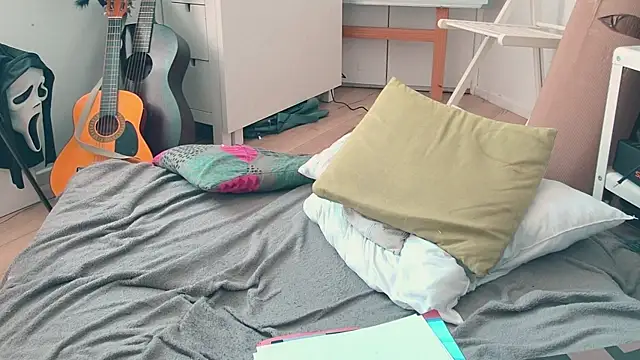 CeriseLapine webcam