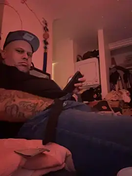 Auhenri25 webcam