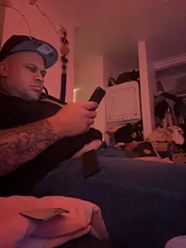 Auhenri25 webcam