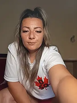 Sweetredvelvet webcam