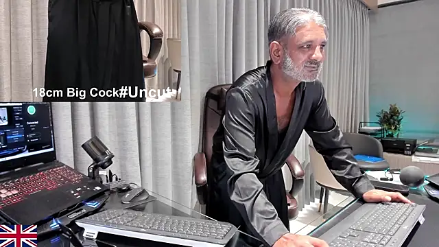 OnlineBossUK webcam